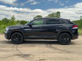 Certified 2022 Volkswagen Atlas Cross Sport SE w/ Panoramic Sunroof Package image 2