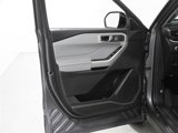 Used 2022 Ford Explorer XLT w/ Equipment Group 202A image 5