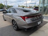 Used 2022 Hyundai Elantra SEL w/ Convenience + Premium Package image 3