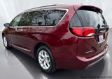Used 2018 Chrysler Pacifica Touring-L w/ Advanced Safetytec Group image 3
