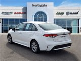 Used 2022 Toyota Corolla LE image 3