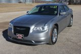 Used 2017 Chrysler 300 Limited image 2