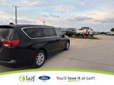 Used 2023 Chrysler Voyager LX image 5