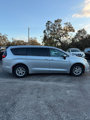 Used 2023 Chrysler Pacifica Touring-L image 4