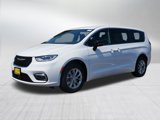 New 2025 Chrysler Pacifica Select image 3