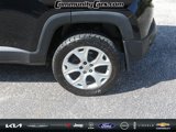 Used 2019 Jeep Renegade Latitude w/ Cold Weather Group image 4