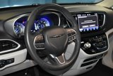 Used 2022 Chrysler Pacifica Touring-L image 2