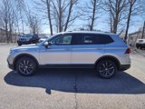 Used 2022 Volkswagen Tiguan SE image 2