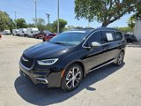 Certified 2024 Chrysler Pacifica Pinnacle image 2