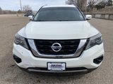 Used 2018 Nissan Pathfinder SV image 2