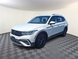 Certified 2024 Volkswagen Tiguan SE image 3
