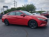 Used 2022 Hyundai Elantra SEL image 2