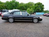 Used 2005 Lincoln Town Car Signature Limited image 4