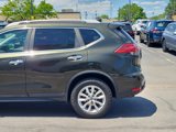 Used 2017 Nissan Rogue SV image 4