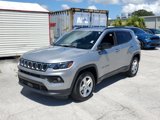 Used 2023 Jeep Compass Latitude image 3