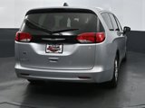 Used 2022 Chrysler Voyager LX image 5
