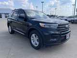 Used 2023 Ford Explorer XLT image 2
