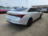 Used 2023 Hyundai Elantra SEL image 4