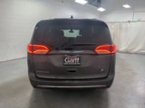 Used 2018 Chrysler Pacifica Touring-L image 3