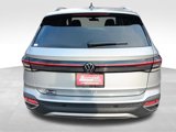 New 2025 Volkswagen Taos SE image 4