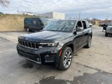 Used 2023 Jeep Grand Cherokee Overland image 2