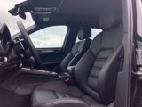 Certified 2024 Porsche Macan image 5