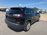 Used 2019 Jeep Cherokee Latitude w/ Cold Weather Group image 4