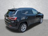 Used 2024 Jeep Compass Latitude image 2