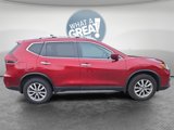 Used 2020 Nissan Rogue SV image 2