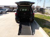 Used 2019 Toyota Sienna L image 2