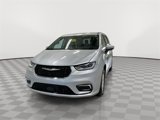 Used 2023 Chrysler Pacifica Touring-L image 4