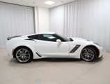 Used 2016 Chevrolet Corvette Z06 w/ 3LZ Preferred Equipment Group image 6