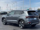 New 2025 Volkswagen Taos SE image 3