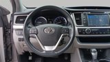 Used 2017 Toyota Highlander XLE image 6