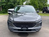 Used 2022 Ford Escape SE image 2