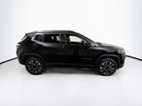 Used 2022 Jeep Compass Limited image 4