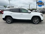 Used 2022 GMC Terrain SLT image 2