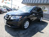 Used 2017 Nissan Rogue SV image 3