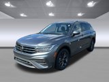 Used 2022 Volkswagen Tiguan SE image 3
