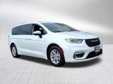 Used 2023 Chrysler Pacifica Touring-L image 2