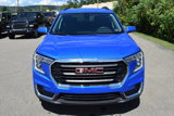 Used 2024 GMC Terrain SLE w/ Driver Convenience Package image 3