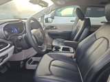 Used 2024 Chrysler Pacifica Select image 4