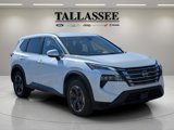 Used 2024 Nissan Rogue SV image 3