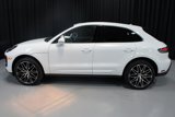 Certified 2024 Porsche Macan image 2