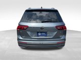 Used 2022 Volkswagen Tiguan SE w/ Panoramic Sunroof Package image 6