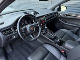 Certified 2025 Porsche Macan image 4