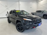 Used 2017 Jeep Cherokee Trailhawk image 4