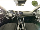 Used 2022 Hyundai Elantra SEL w/ Convenience + Premium Package image 3
