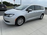 Used 2023 Chrysler Voyager LX image 4