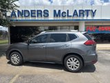 Used 2017 Nissan Rogue S image 2
